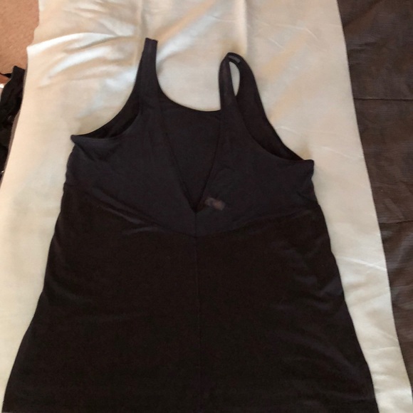 Under Armour tank size M - Picture 3 of 4
